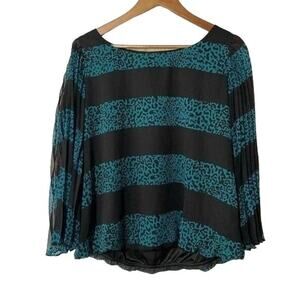 Alfani Green and Black blouse with pleated bell sleeves Women's Plus Size 14